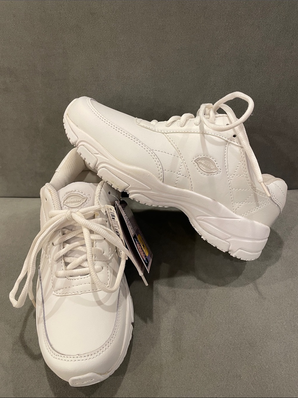 NEW Dickies Slip Resistant Shoes Women’s 7.5 White Sneakers Nurse Workwear